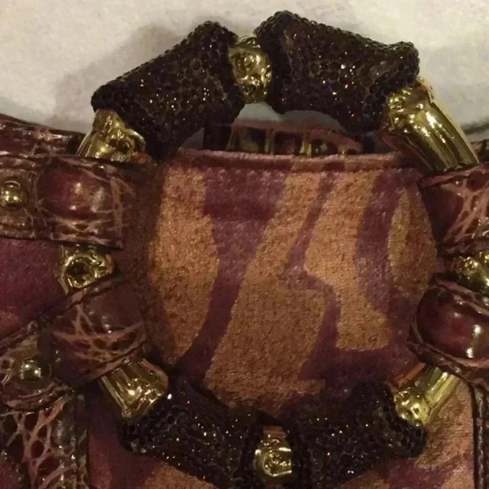 Limited edition Rare Gucci Crystal dragon bag
Tom Ford Gucci collection. - Picture 16 of 17